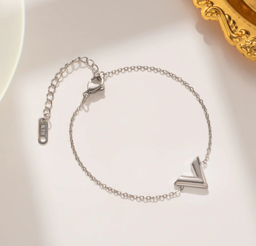 V armband