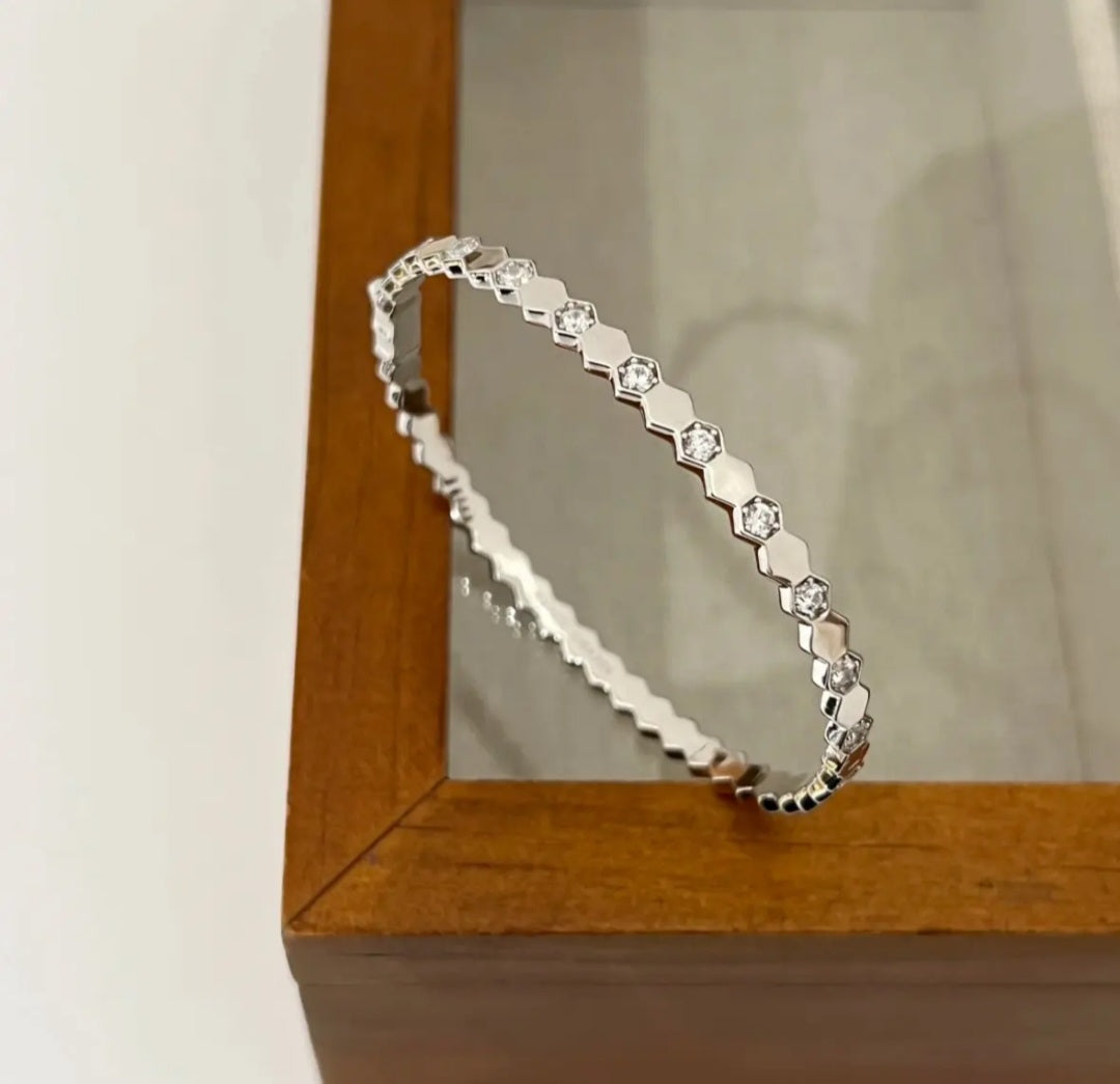 Stijlvol hexagon armband met zircon