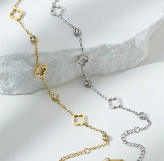 Modern klaver armband met steentjes